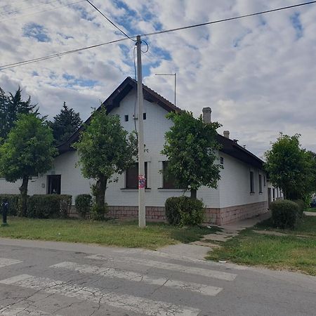 Vila Balkan Kikinda Exterior foto